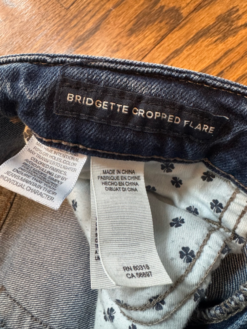 Lucky Brand Bridgette Cropped Flare Jeans Size 26/2 Dark Wash High Rise Stretch - Picture 5 of 5